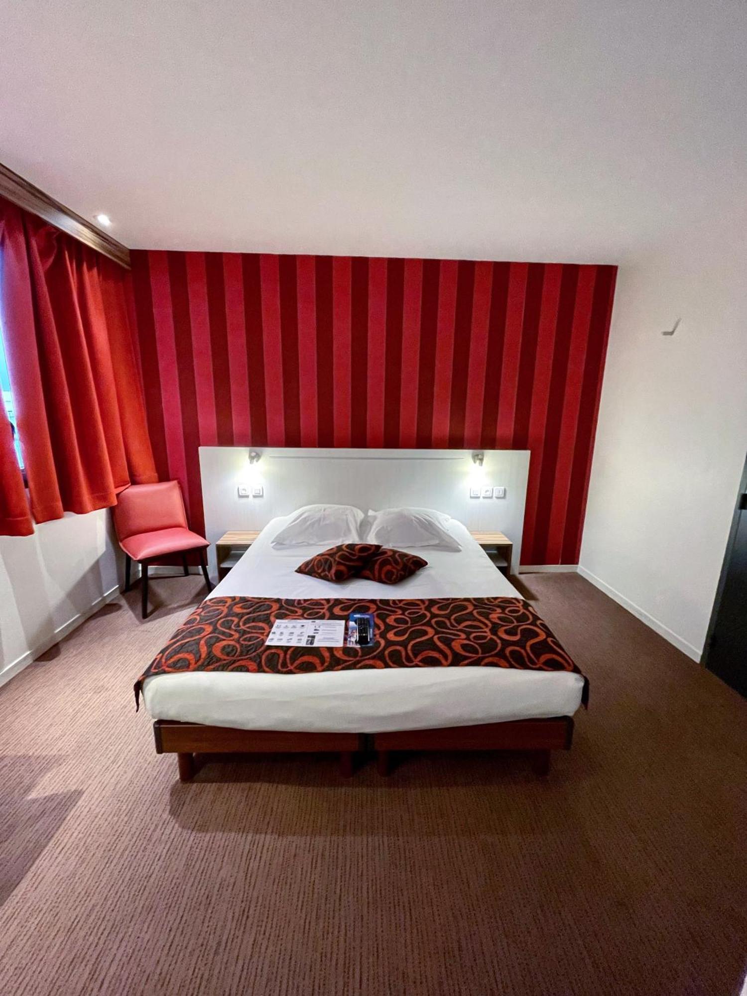 Brit Hotel Confort Saint-Lô Zewnętrze zdjęcie